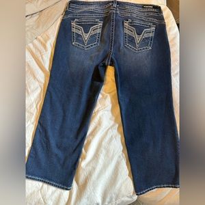 Plus size 20 Vigoss crops